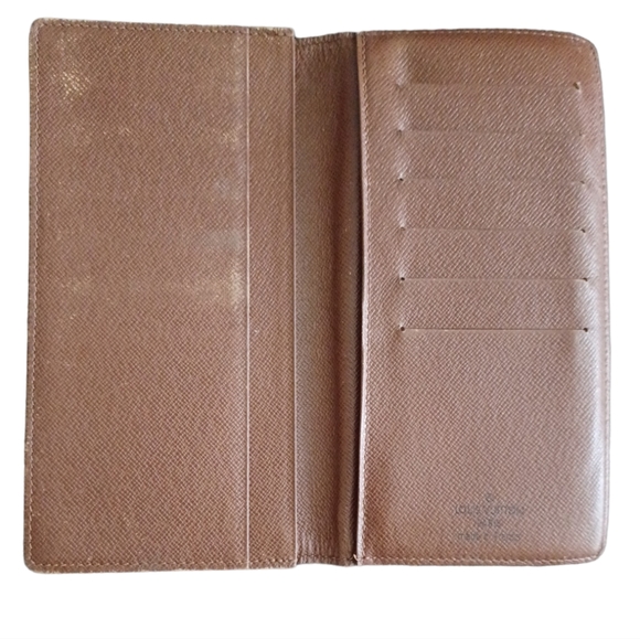 ✨️LOUIS VUITTON PORTE CARTES YEN MONOGRAM BI-FOLD WALLET - Picture 4 of 15